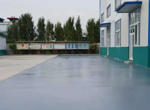 海口彩色路面喷涂翻新的材料对冬季