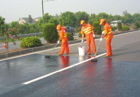 海口 彩色路面喷漆维修改色的使用寿命有多长？